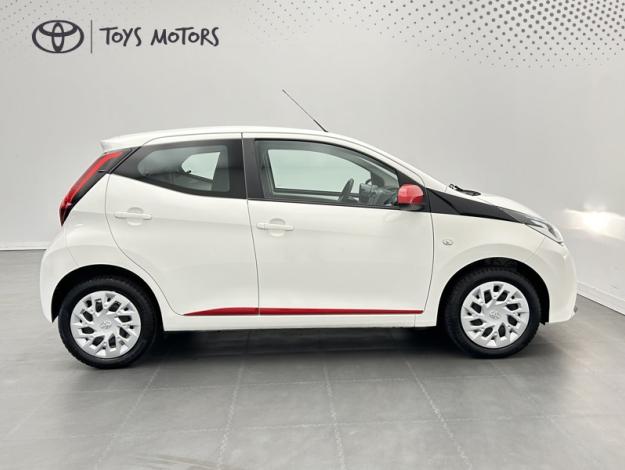 TOYOTA Aygo 1.0 VVT-i x-play  