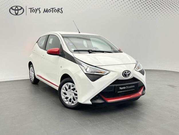 TOYOTA Aygo 1.0 VVT-i x-play  