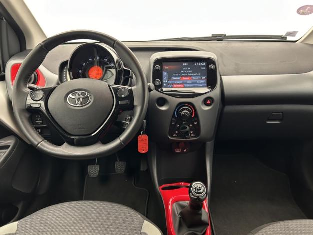 TOYOTA Aygo 1.0 VVT-i x-play  