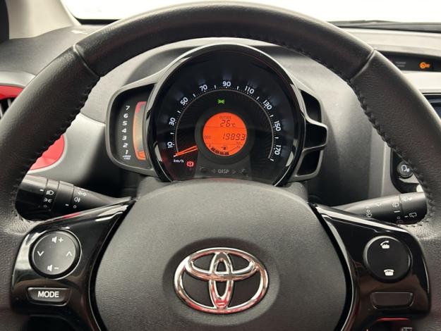 TOYOTA Aygo 1.0 VVT-i x-play  