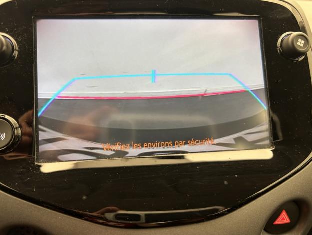 TOYOTA Aygo 1.0 VVT-i x-play  