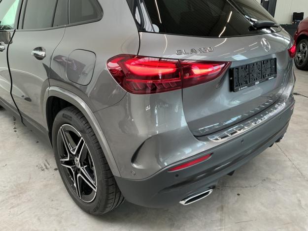 MERCEDES-BENZ GLA 180 AMG Pack Night Toit Pano  