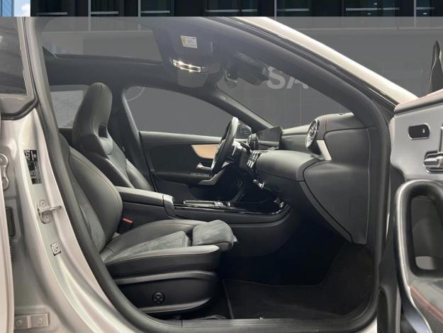 MERCEDES-BENZ CLA 180 Shooting Brake AMG Line Premium Plus 
