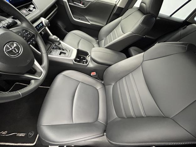 TOYOTA RAV4 2WD Dynamic Business   
