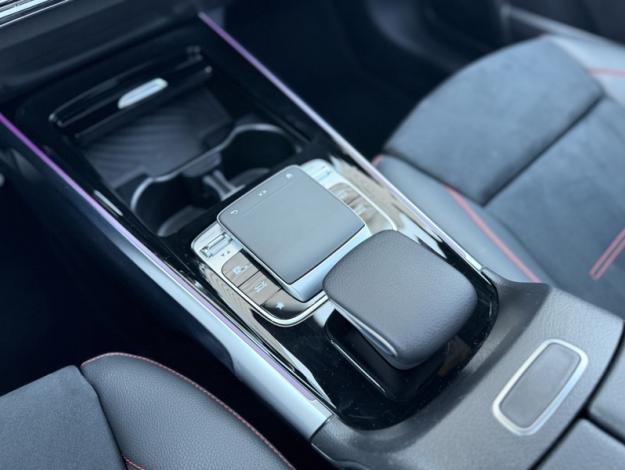 MERCEDES-BENZ GLB 220 d 4MATIC AMG Line  