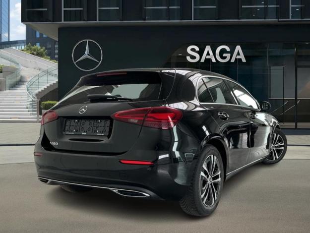 MERCEDES-BENZ A 180 Essential Line  