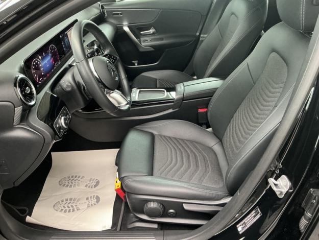 MERCEDES-BENZ A 180 Essential Line  