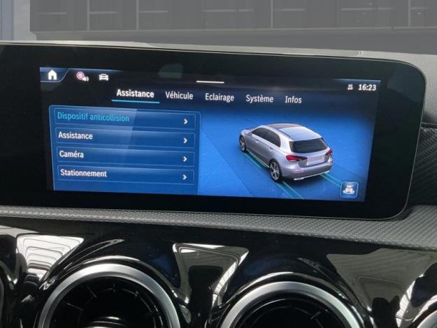 MERCEDES-BENZ A 180 Essential Line  