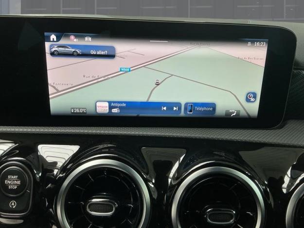 MERCEDES-BENZ A 180 Essential Line  
