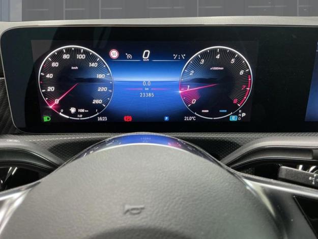 MERCEDES-BENZ A 180 Essential Line  