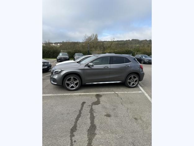 MERCEDES-BENZ GLA 200 Fascination  