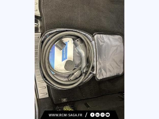 MERCEDES-BENZ EQA 250+ AMG Line  
