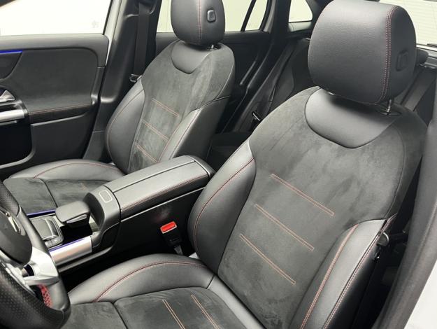 MERCEDES-BENZ GLA 250 e AMG Line  