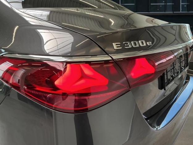 MERCEDES-BENZ E 300 e hybride EQ AMG Line  