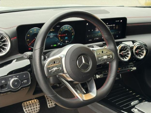 MERCEDES-BENZ CLA 250 e SB AMG Pack Night Toit Pano  