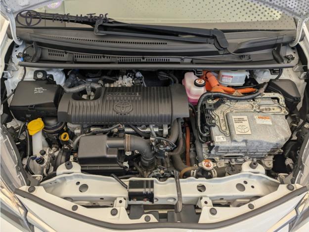 TOYOTA Yaris 1.5 Hybride 100h France business MY19   