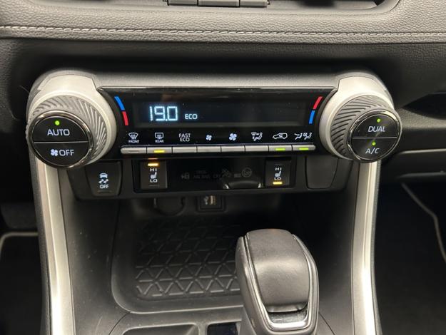 TOYOTA RAV4 2WD Dynamic business  