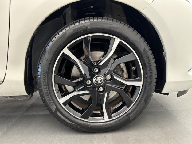 TOYOTA Yaris 1.5 VVT-I HYBRID Collection  
