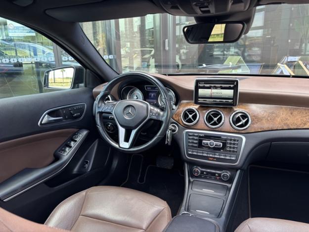 MERCEDES-BENZ GLA 220 CDI 4MATIC Sport Utility Vehicle  