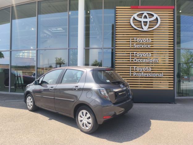 TOYOTA Yaris Hybrid 100h Dynamic  