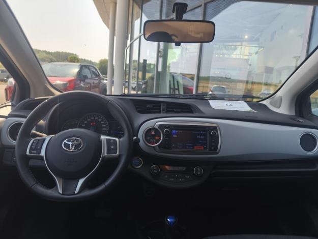 TOYOTA Yaris Hybrid 100h Dynamic  
