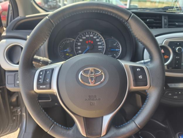 TOYOTA Yaris Hybrid 100h Dynamic  
