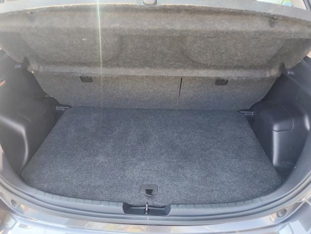 TOYOTA Yaris Hybrid 100h Dynamic  
