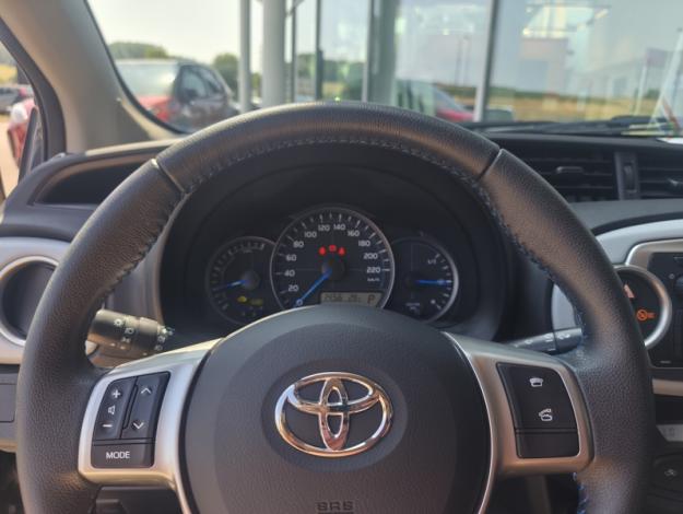 TOYOTA Yaris Hybrid 100h Dynamic  