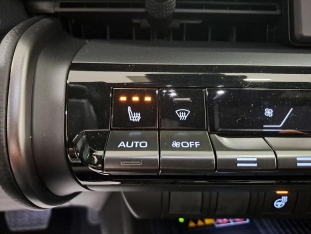 TOYOTA C-HR Hybride 2WD Graphic   