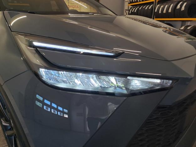 TOYOTA C-HR Hybride 2WD Graphic   