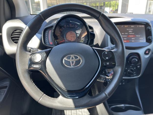 TOYOTA Aygo 69 x-play  