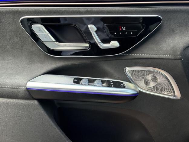 MERCEDES-BENZ EQE SUV EQE 500 4MATIC SUV Electric Art Edition (13/18)