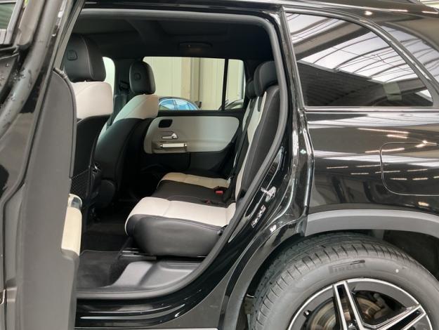 MERCEDES-BENZ GLB 200 D 4MATIC AMG Pack Night attelage  
