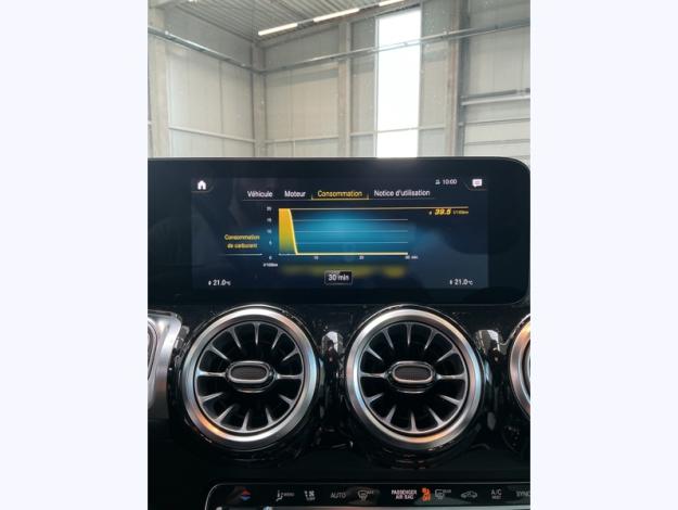 MERCEDES-BENZ GLB 200 D 4MATIC AMG Pack Night attelage  