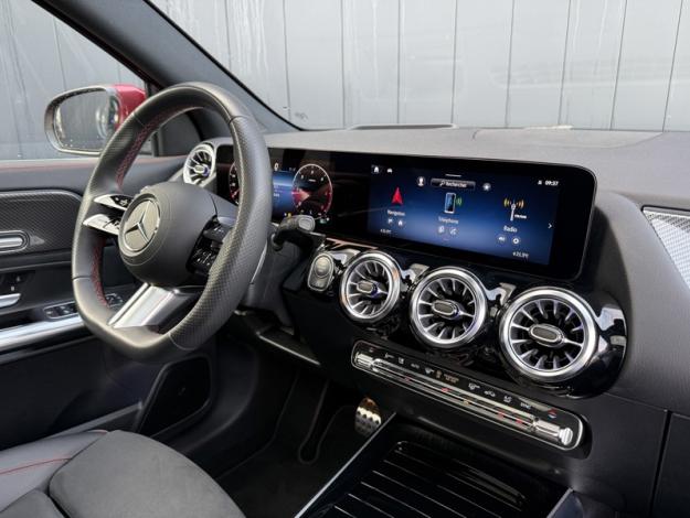 MERCEDES-BENZ GLA 200 d AMG Line  