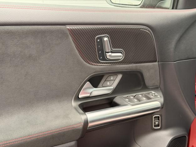 MERCEDES-BENZ GLA 200 d AMG Line  