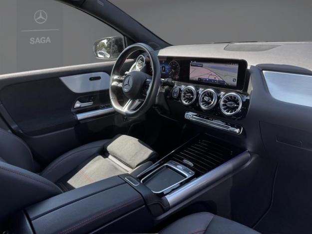 MERCEDES-BENZ GLA 180 AMG Line  