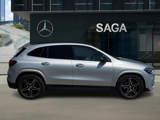 MERCEDES-BENZ GLA 180 AMG Line  