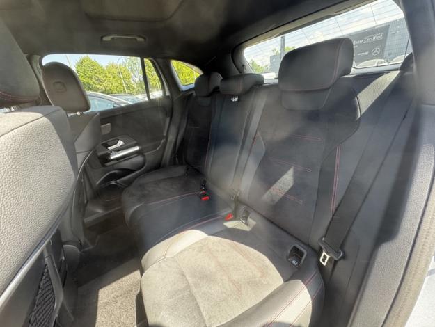 MERCEDES-BENZ GLA 180 AMG Line  