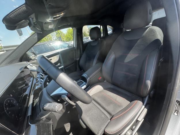 MERCEDES-BENZ GLA 180 AMG Line  