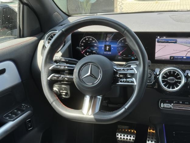 MERCEDES-BENZ GLA 180 AMG Line  