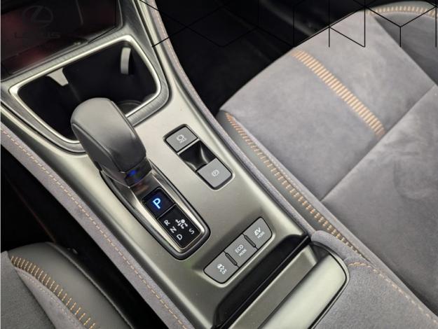 LEXUS LBX 1.5 136H 2WD Cool  PACK ADVANCED