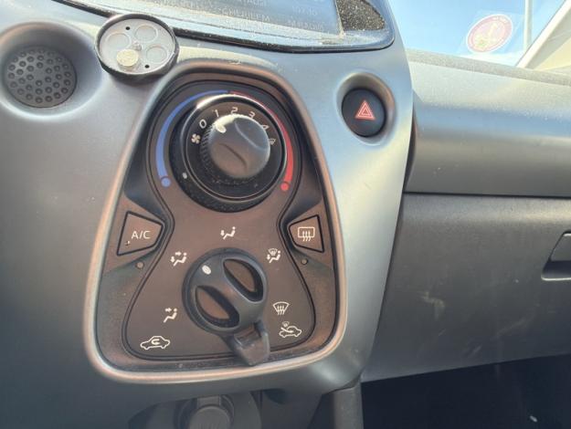 TOYOTA Aygo x-play  1.0 72 ch 
