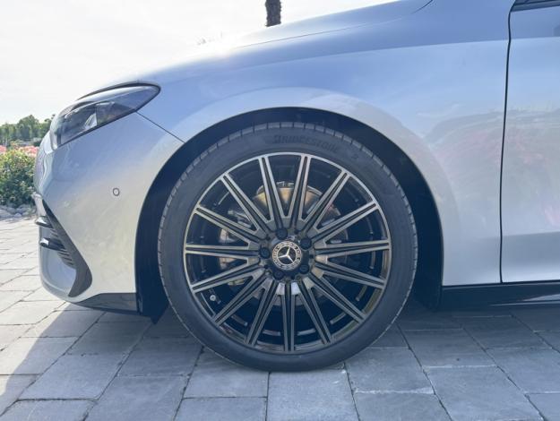 MERCEDES-BENZ CLA Shooting Brake 200 AMG Line   CLA Shooting Brake 200 AMG Line