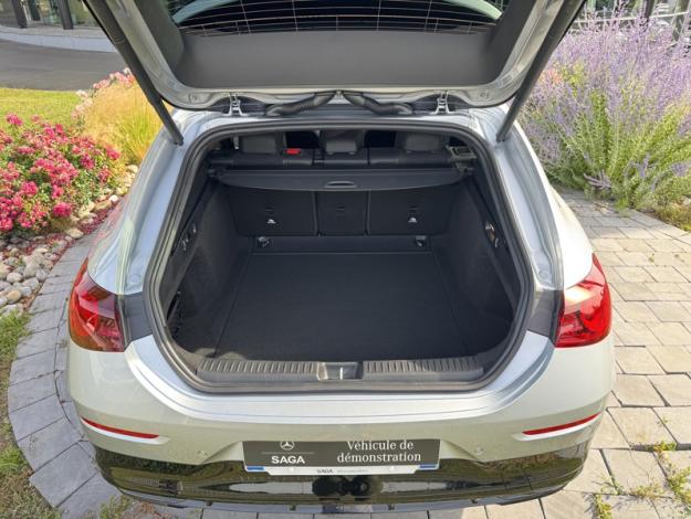 MERCEDES-BENZ CLA Shooting Brake 200 AMG Line   CLA Shooting Brake 200 AMG Line