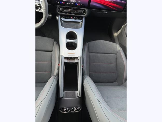 MERCEDES-BENZ CLA Shooting Brake 200 AMG Line   CLA Shooting Brake 200 AMG Line