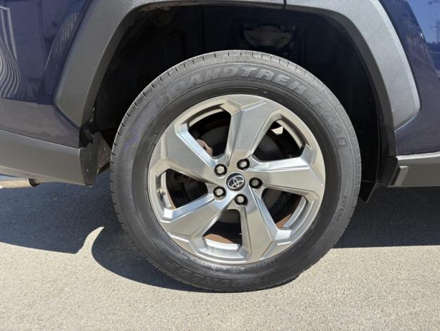 TOYOTA RAV4 2WD 218ch Lounge  