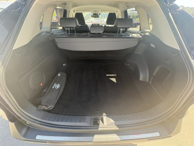 TOYOTA RAV4 2WD 218ch Lounge  