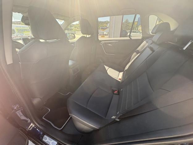 TOYOTA RAV4 2WD 218ch Lounge  