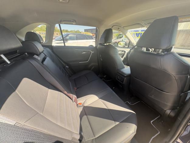 TOYOTA RAV4 2WD 218ch Lounge  